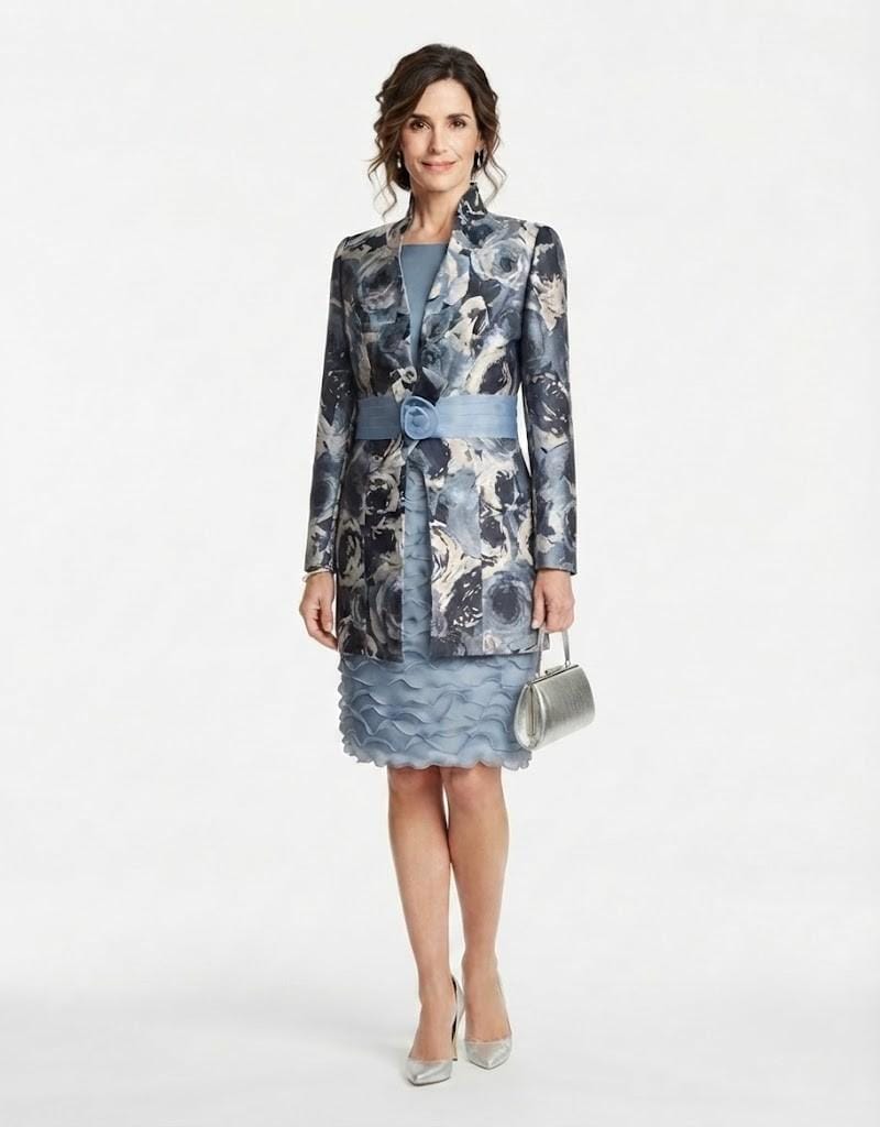 Conjunto de Ceremonia Azul con Falda de Volantes y Abrigo Estampado - Imagen 3