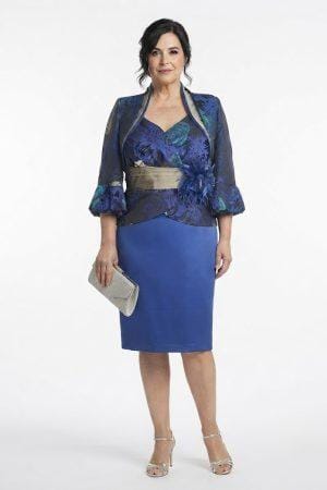 Conjunto de fiesta azul con chaqueta y top estampado