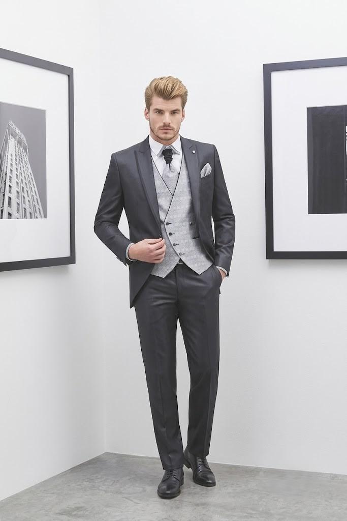 Traje de novio negro satinado en talla 50